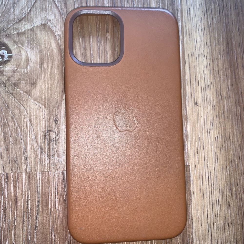 Like New brown leather iPhone 12 max apple case
